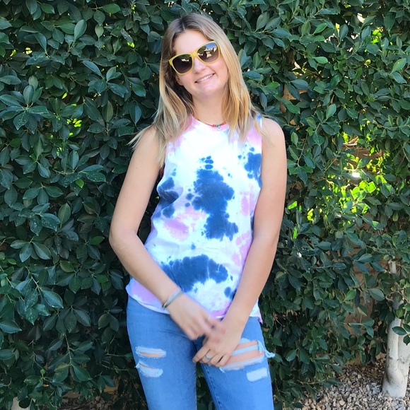 🌸🌿Handmade Tie Die Muscle Tank🌿🌸 - Picture 3 of 4